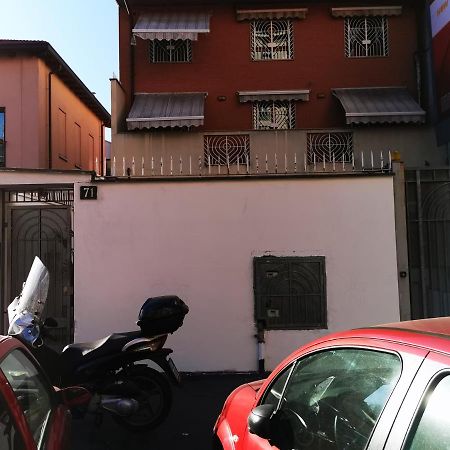 New Luxury Apartment, Milan City Center Екстер'єр фото