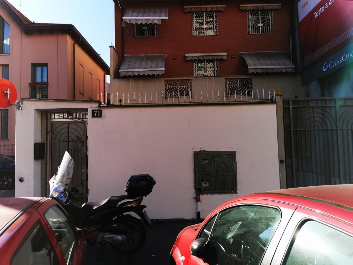 New Luxury Apartment, Milan City Center Екстер'єр фото